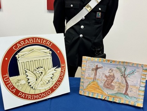 Restituita una maiolica votiva rubata ventuno anni fa