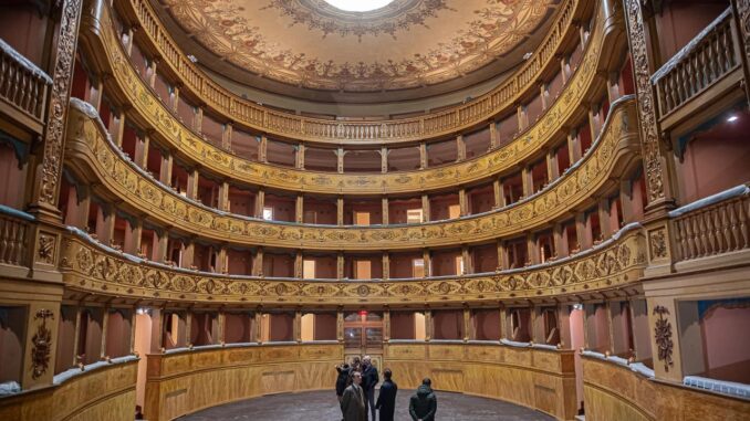 Rinnovato Splendore al Teatro del Pavone: Verso la Riapertura