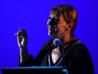 Viva la Vida: L'Incontro Emotivo tra Frida Kahlo e Chavela Vargas sul Palcoscenico