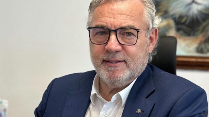 Cordata al seguito di Claudio Sciurpa, potenziali acquirenti