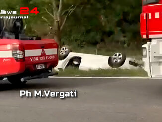Auto si ribalta in A1 morta donna di 60anni, prime immagini video