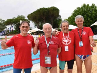 In vasca alla soglia di novanta anni per battere i record