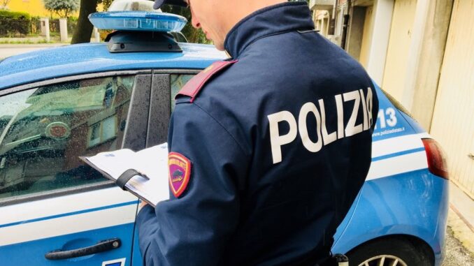 Rapina in centro a Terni, minacciato con un coltello alla gola