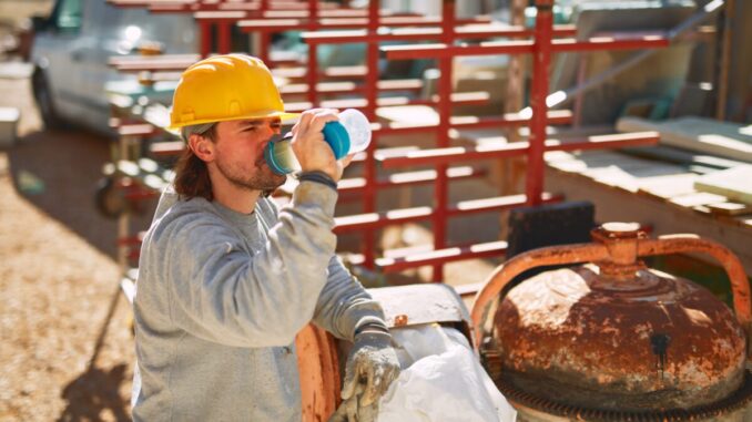Sindacati Umbri Chiedono Azioni Immediate per l'Emergenza Caldo nei Cantieri