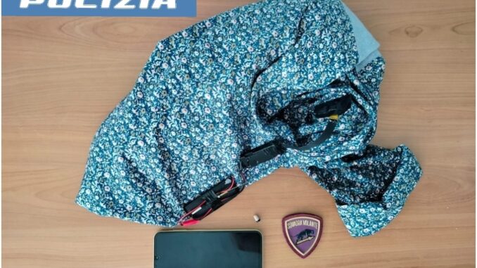 Aveva telefono nascosto durante esame di guida, scatta denuncia