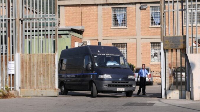 Detenuto ucciso in carcere a Salerno, la vittima viveva in Umbria