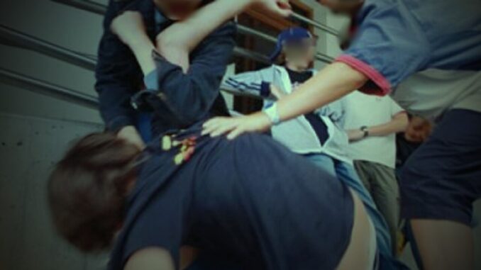 Branco aggredisce ragazzino di 14 anni, sette giovani denunciati