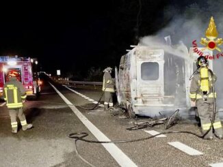 Incendio di un Camper sulla E45, nessuna persona ferita