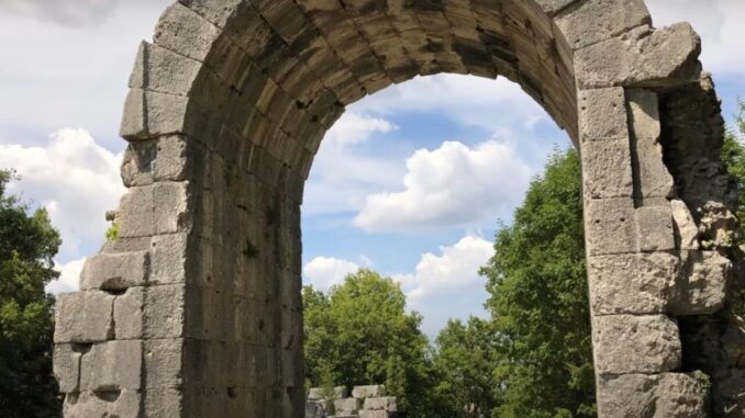 La Sottile Linea d'Umbria: Un Viaggio di Valorizzazione Culturale