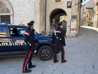 Incidente sul lavoro a Cascia: Operaio Edile Ferito, Indagini in Corso