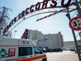 Investito sulle strisce in via Settevalli: 16enne grave a Perugia