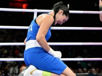 Angela Carini abbandona il match di boxe contro l’algerina Imane Khelif a Parigi 2024 [VIDEO]