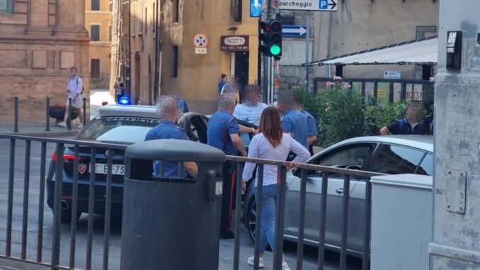 Controllo intensificato a Piazza Grimana: 26enne denunciato
