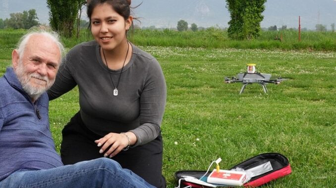 Drone con defibrillatore in azione per salvare vite in Umbria