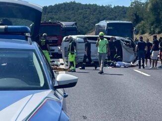 Incidente sull’autostrada A1: traffico bloccato e cinque feriti