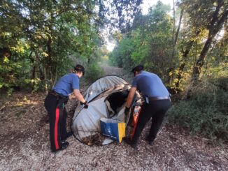 Blitz dei Carabinieri nell’area boschiva di Itieli a Narni, smantellati bivacchi