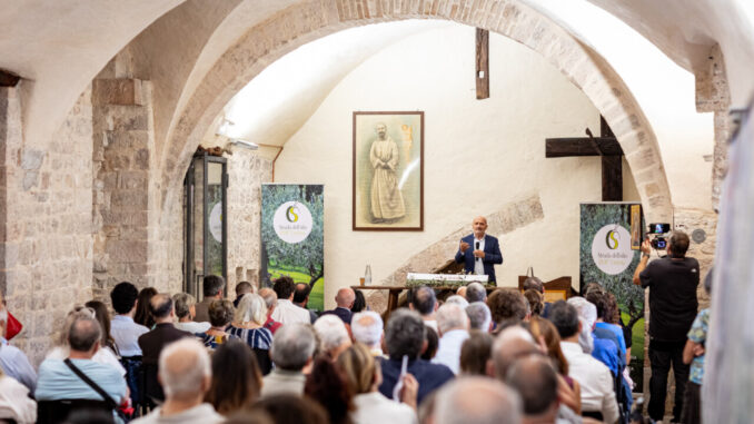 Olio Evo Dop La Strada dell’Olio Dop Umbria insignita dalla Presidente Tesei del gagliardetto della Regione Umbria