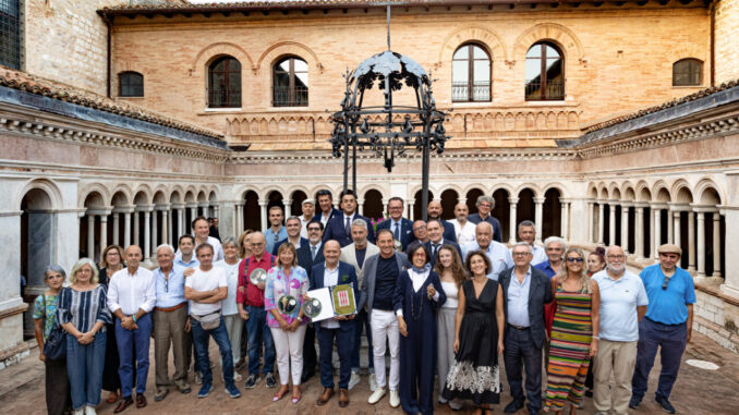 La Strada dell’Olio Dop Umbria insignita dalla Presidente Tesei del gagliardetto della Regione Umbria