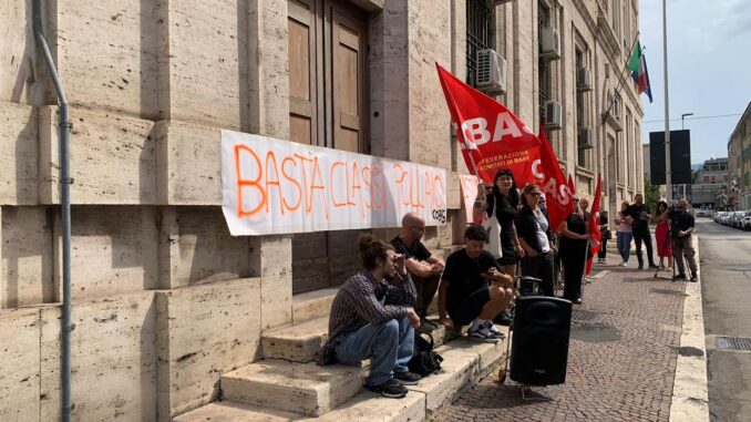 Protesta dei docenti precari a Terni contro l’algoritmo di nomina