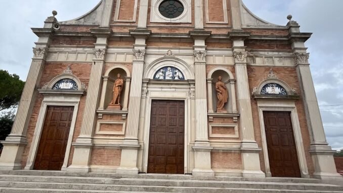 La chiesa di Colombella riapre dopo anni di lavori di restauro 