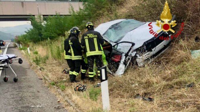 Incidente stradale sulla SS 318: intervento dei Vigili del Fuoco