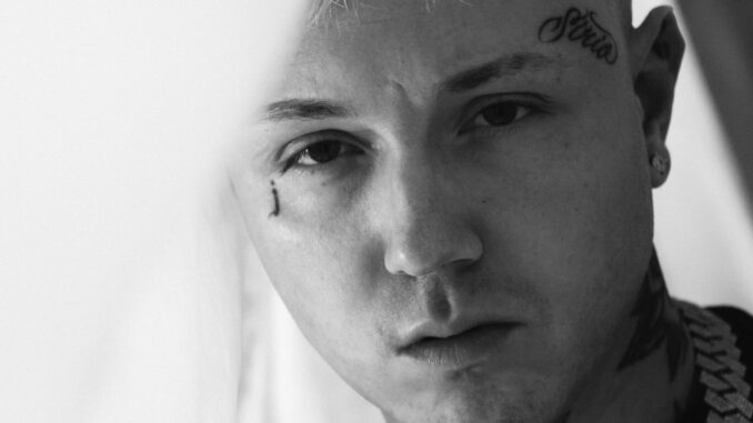 Lazza incontra i fan a Collestrada: firmacopie del nuovo album