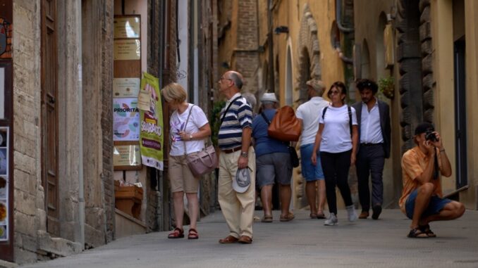 A Perugia ‘Priorità vivere lentamente’, invito soffermarsi via Priori
