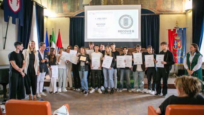 Studenti di Foligno vincono premio con cover solare innovativa