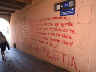 Dedica al Perugia calcio, un graffito compare in via della Rupe