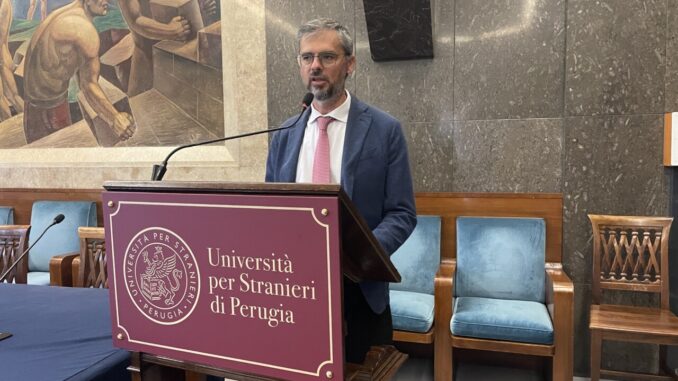 Il rettore dell'Università Stranieri in Cina in missione con Mattarella