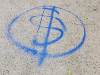 Scritte vandaliche nel Parco Pascoletti di Ponte San Giovanni