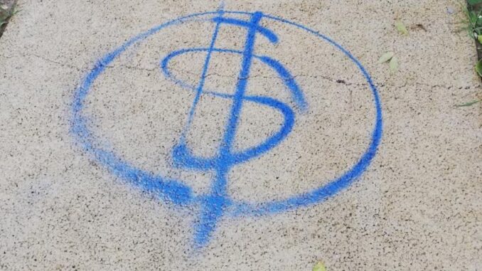 Scritte vandaliche nel Parco Pascoletti di Ponte San Giovanni