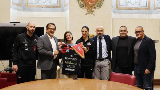 La Bartoccini MC Restauri ricevuta Comune: omaggio alla Sindaca