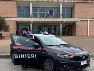 Ruba un cellulare da 500 euro in ospedale, denunciato 31enne 