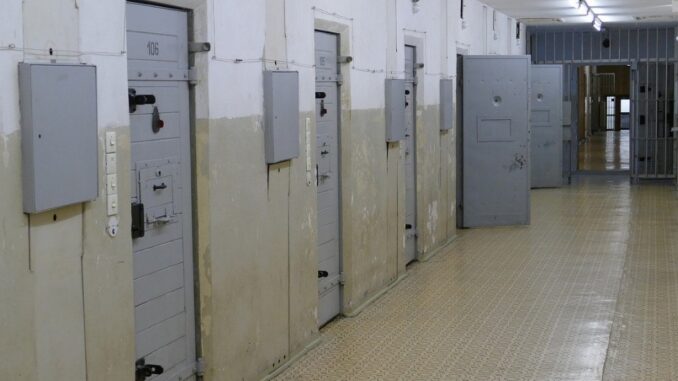 Disordini al Carcere di Capanne: domenica di devastazione