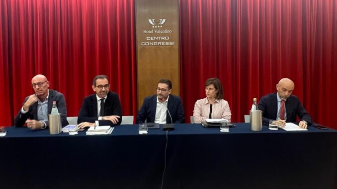 Riforme in discussione: le preoccupazioni premierato e autonomia