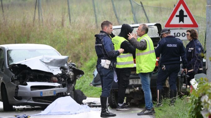 Violento scontro frontale a Bagnaia, un uomo perde la vita