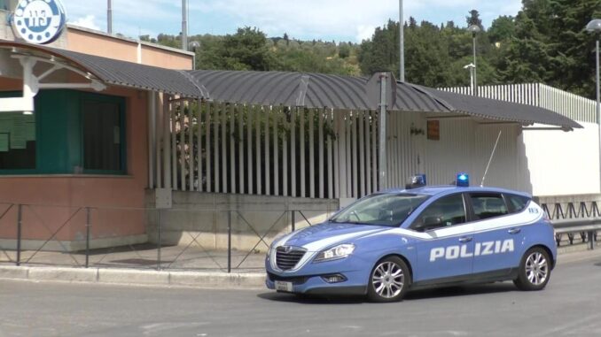 Tentato furto a Perugia, 28enne arrestato e denunciato