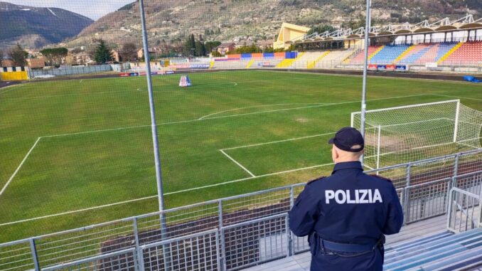 Affrontano gli agenti polizia di Stato partita Gubbio - Ternana