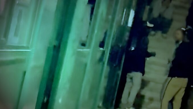 Piazza Bacio Fontivegge, droga sotto portico nonostante vigilanza