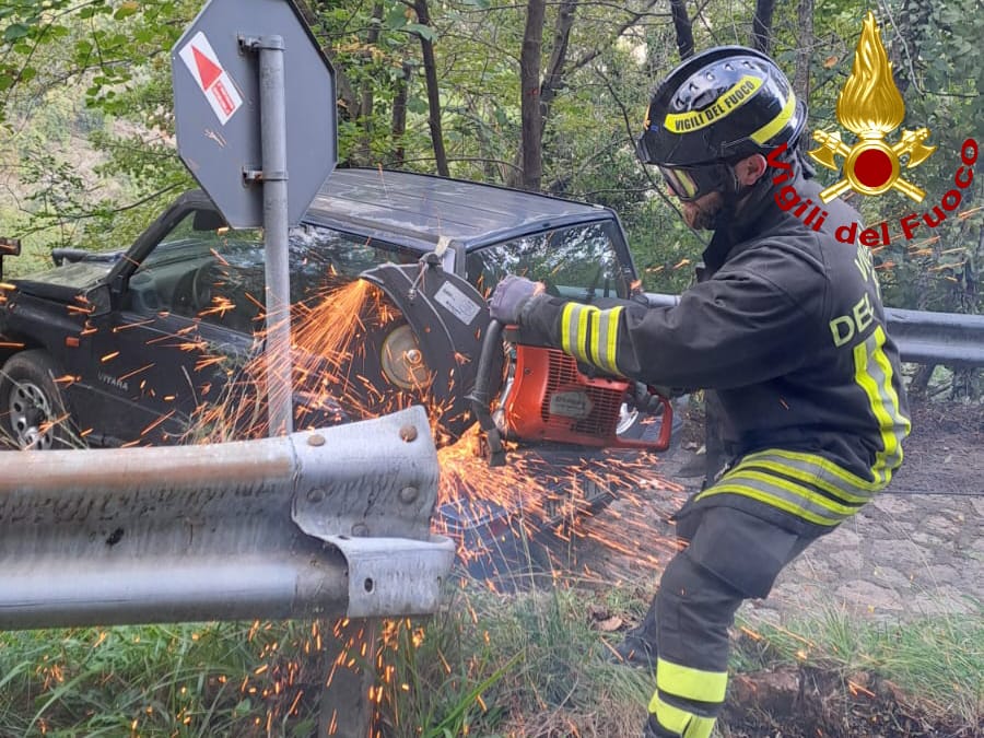 Incidente stradale a Prati di Stroncone: auto incastrata