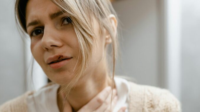 Condannato a tre anni per violenze sulla moglie