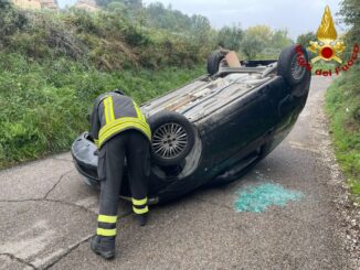 Incidente a San Gemini, conducente soccorsa dai vigili del fuoco e 118