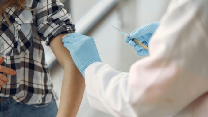 Boom di vaccini antinfluenzali: somministrate oltre 15.000 dosi 