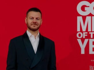 Cattelan brilla ai GQ Men Of The Year 2024