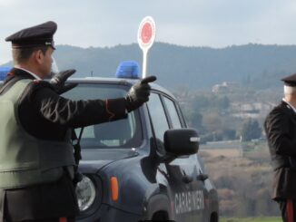 Vìolano il divieto di avvicinamento: denunciati due fidanzati
