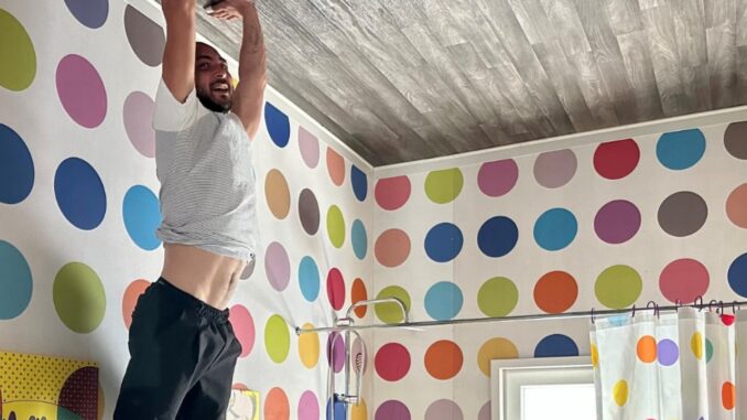 Grande successo per la Casa capovolta a Collestrada