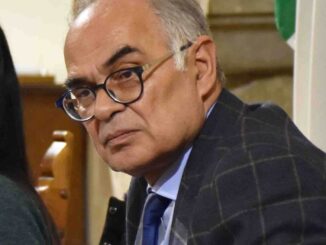 Denuncia per affissione abusiva di manifesti: richieste spiegazioni