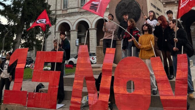 Studenti in piazza il 15 novembre contro tagli e guerra