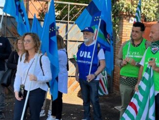 Stipendi non pagati e mezzi insicuri: lavoratori in protesta